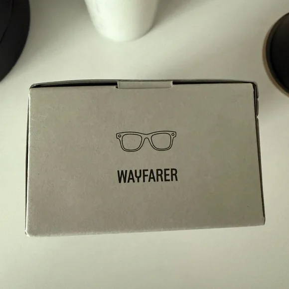 Ray-Ban Wayfarer Transitions- Clear to Sunglass Lenses - Picture 8 of 9